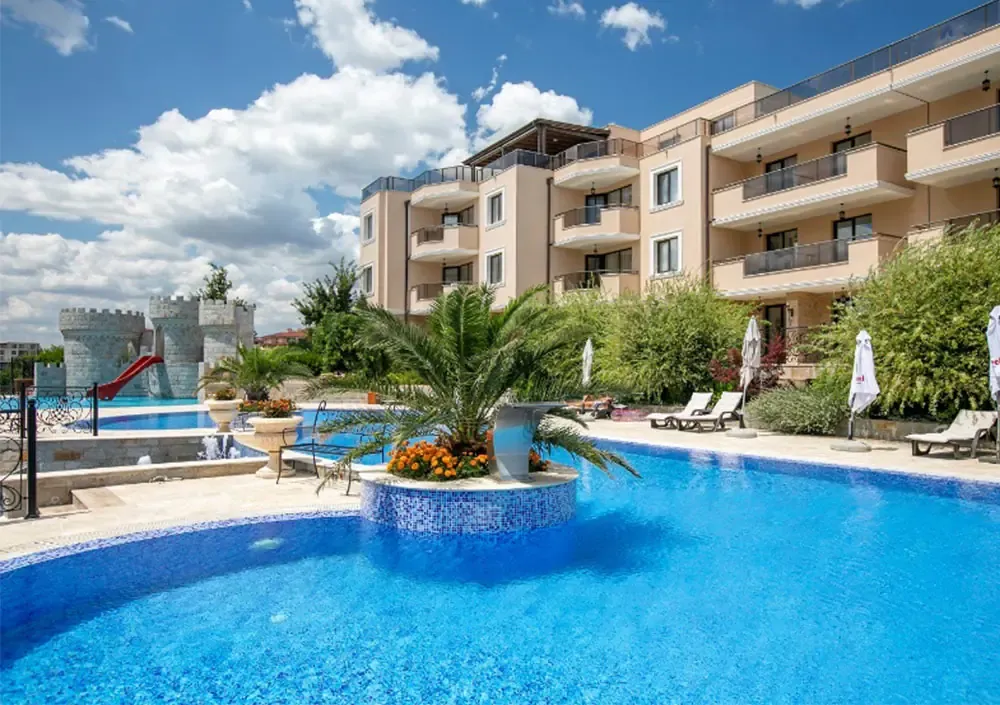 Millenium Apartments — Poolanlage